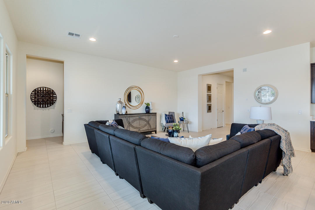 1121 East Kensington Road Gilbert, AZ 85297 - Photo 7 of 60 07-Kensington