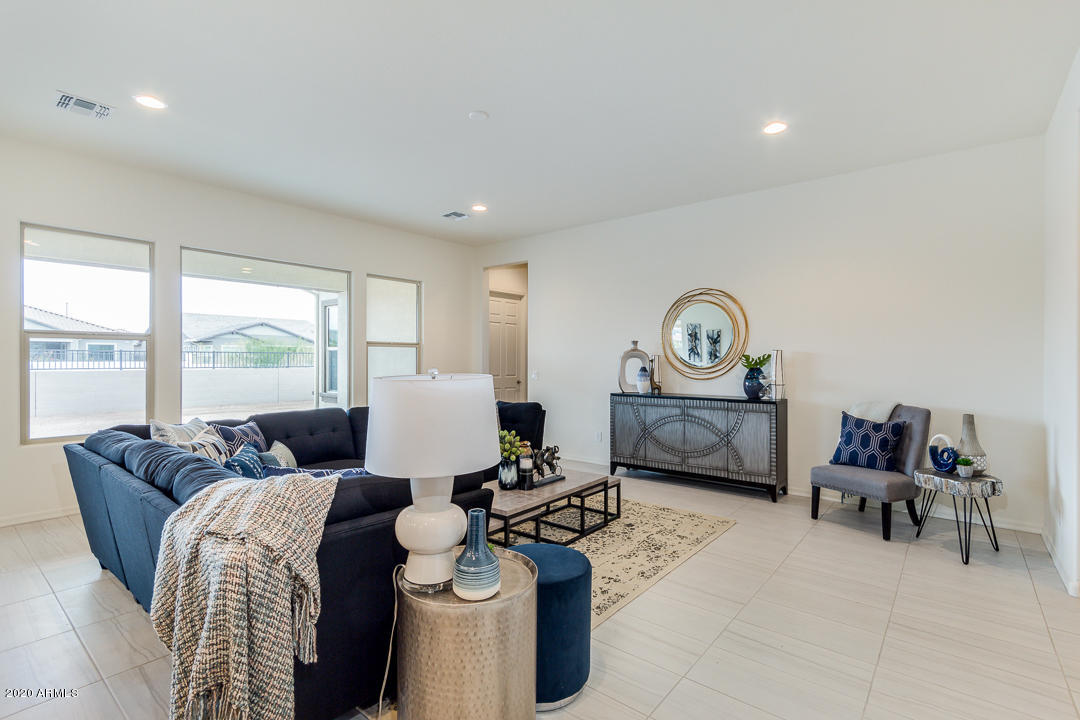 1121 East Kensington Road Gilbert, AZ 85297 - Photo 8 of 60 08-Kensington