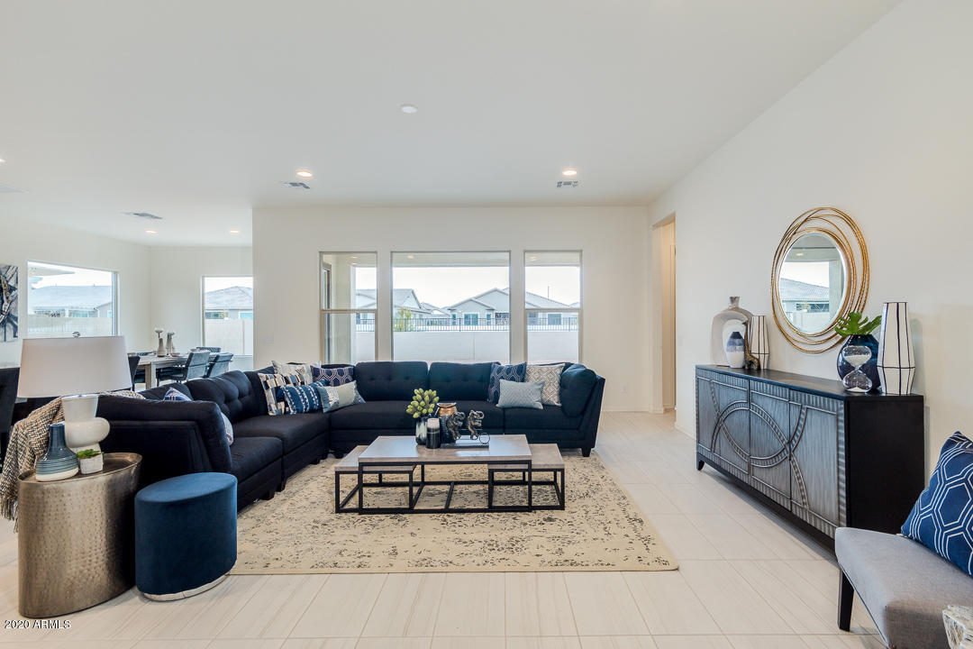 1121 East Kensington Road Gilbert, AZ 85297 - Photo 9 of 60 09-Kensington