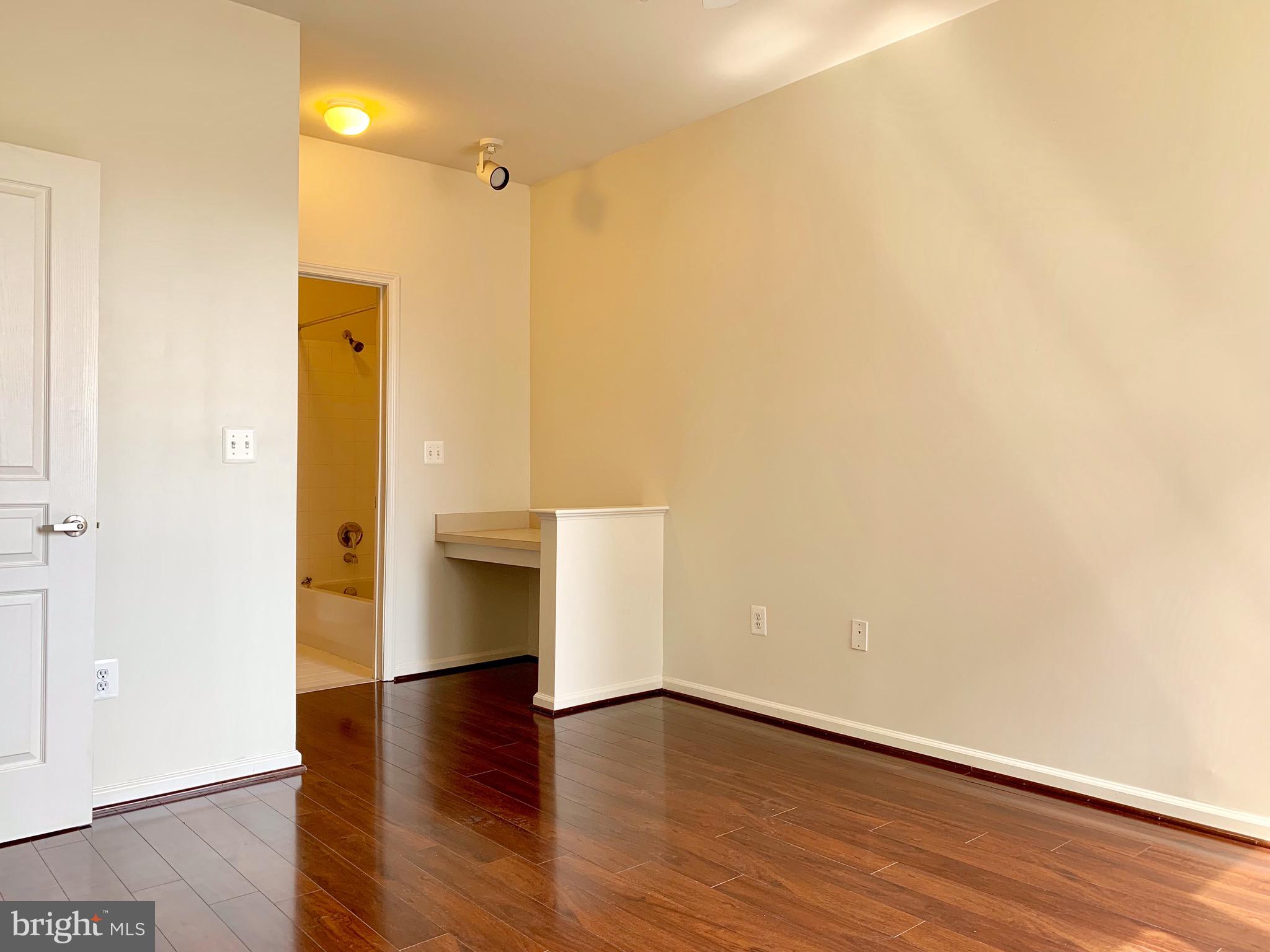 12001 Market Street, Unit 261 Reston, VA 20190 - Photo 10 of 24 work area