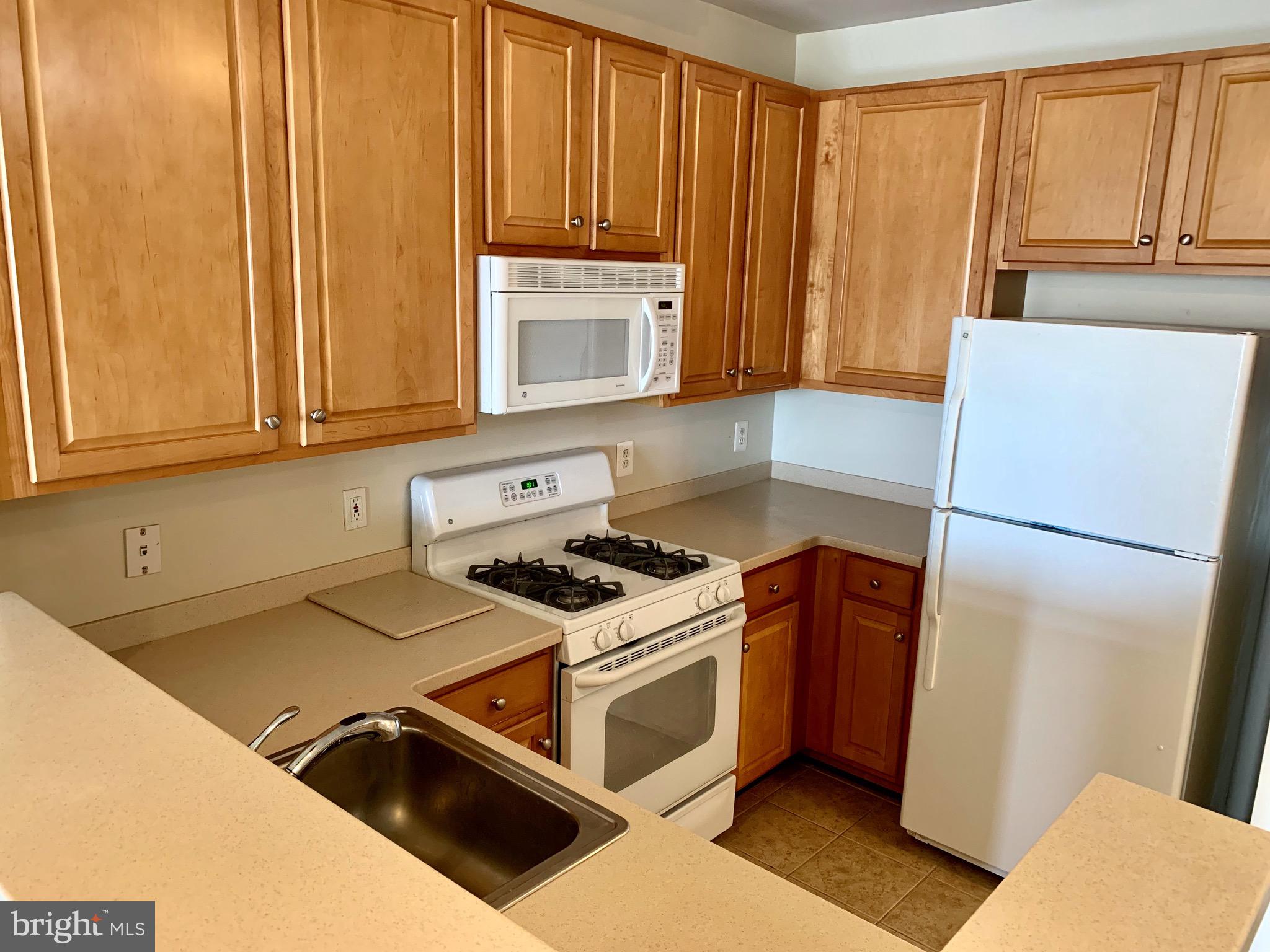 12001 Market Street, Unit 261 Reston, VA 20190 - Photo 3 of 24 kitchen