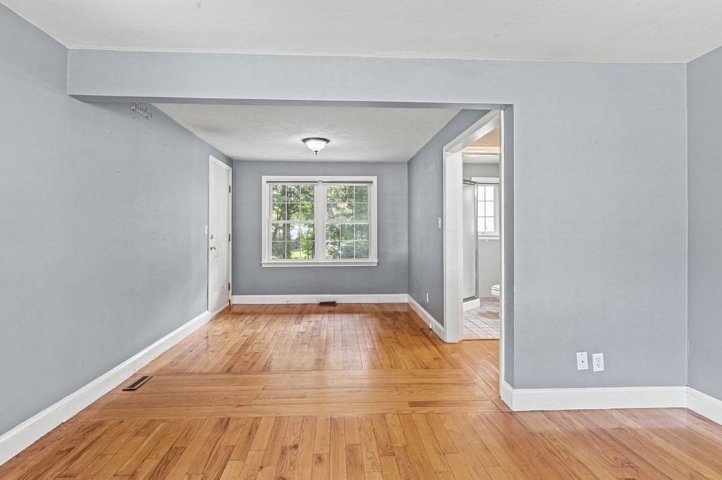 65 MacArthur Road Natick, MA 01760 - Photo 12 of 26 Gallery Image 12