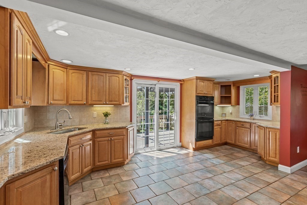 65 MacArthur Road Natick, MA 01760 - Photo 2 of 26 Gallery Image 2