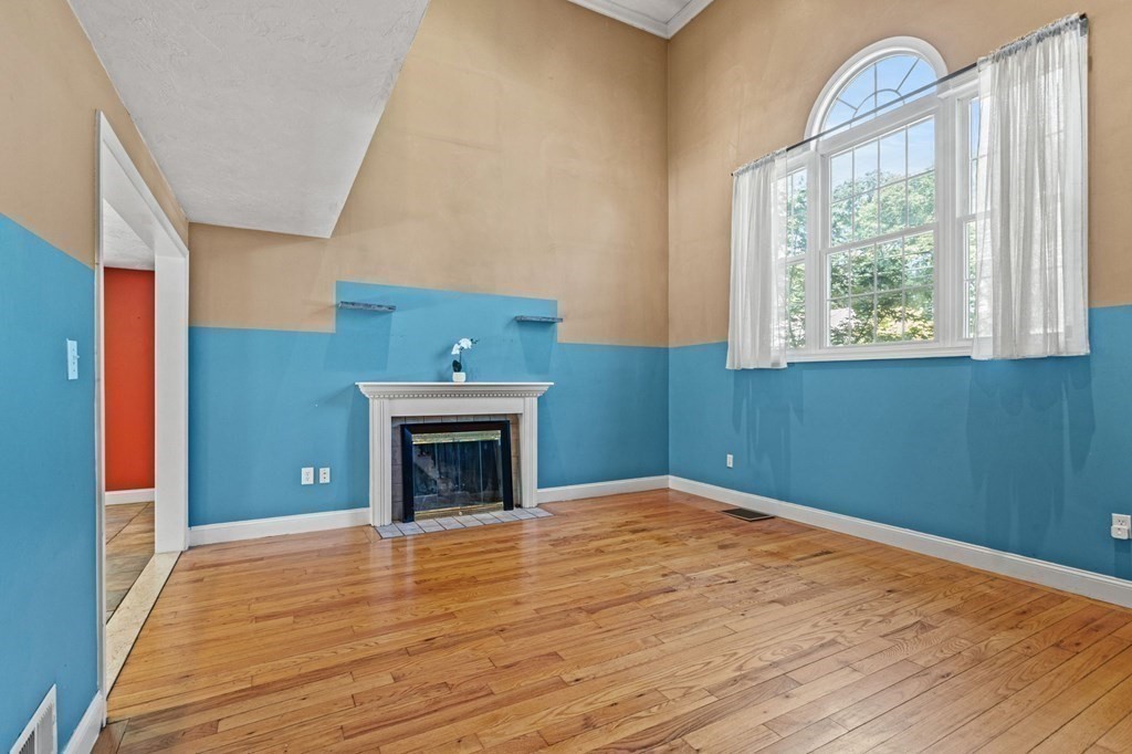 65 MacArthur Road Natick, MA 01760 - Photo 5 of 26 Gallery Image 5