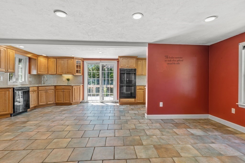 65 MacArthur Road Natick, MA 01760 - Photo 6 of 26 Gallery Image 6