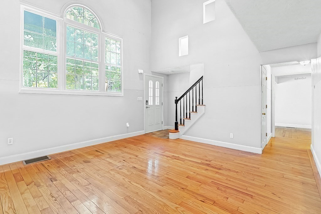 65 MacArthur Road Natick, MA 01760 - Photo 7 of 26 Gallery Image 7