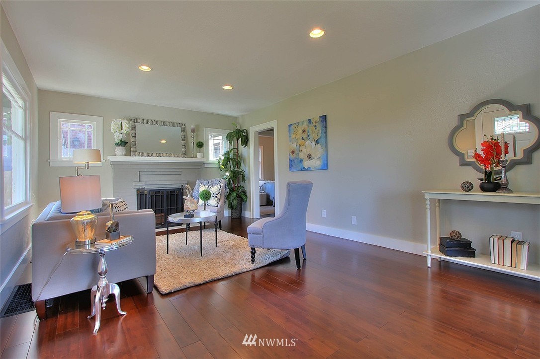 2307 Lowell Road Everett, WA 98203 - Photo 2 of 25