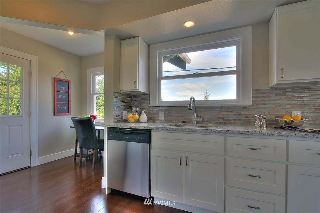 2307 Lowell Road Everett, WA 98203 - Photo 10 of 25