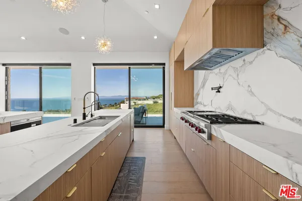 $8,995,000 | 1565 Vía Leon, Palos Verdes Estates, CA 90274