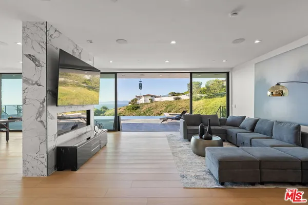 $8,995,000 | 1565 Vía Leon, Palos Verdes Estates, CA 90274
