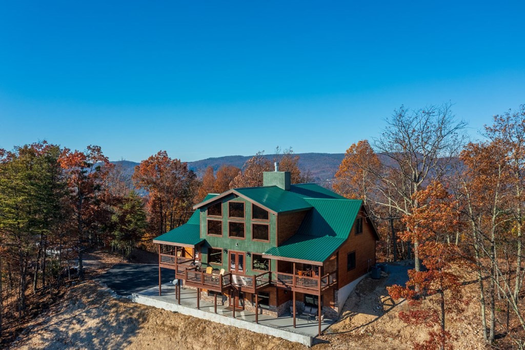 2610 Hatcher Mountain Road Sevierville, TN 37862 - Photo 3 of 72 Gallery Image 3