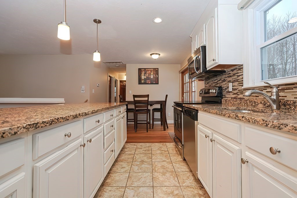 24 Janice Road Stoughton, MA 02072 - Photo 8 of 34 Gallery Image 8