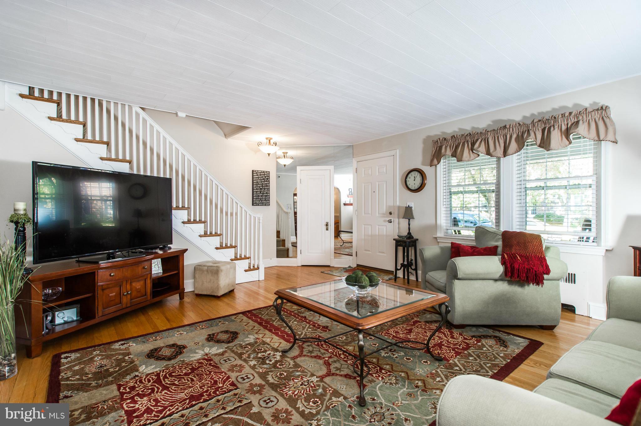 415 Dunkirk Road Baltimore, MD 21212 - Photo 4 of 25 Living Room