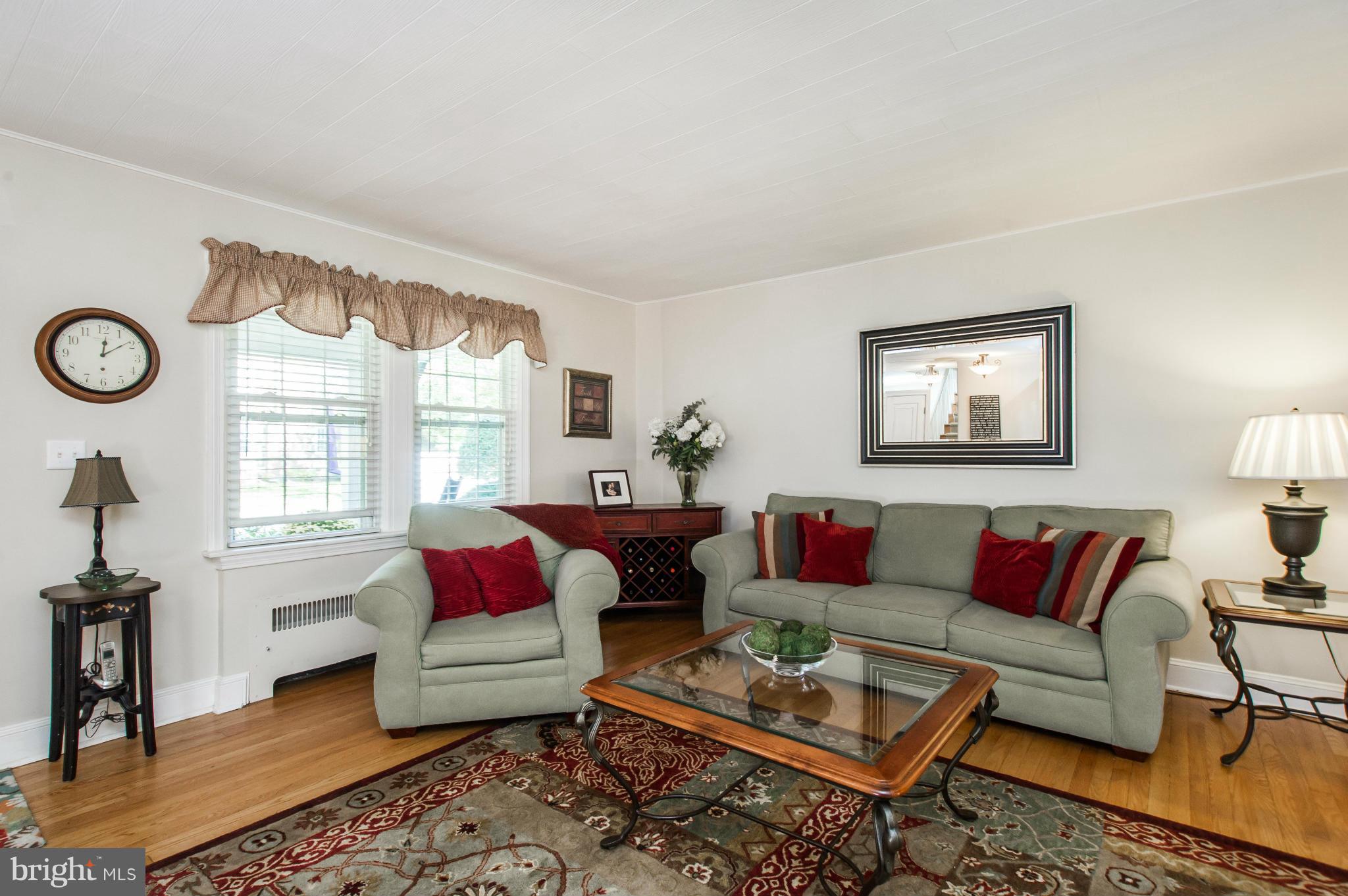 415 Dunkirk Road Baltimore, MD 21212 - Photo 6 of 25 Living Room