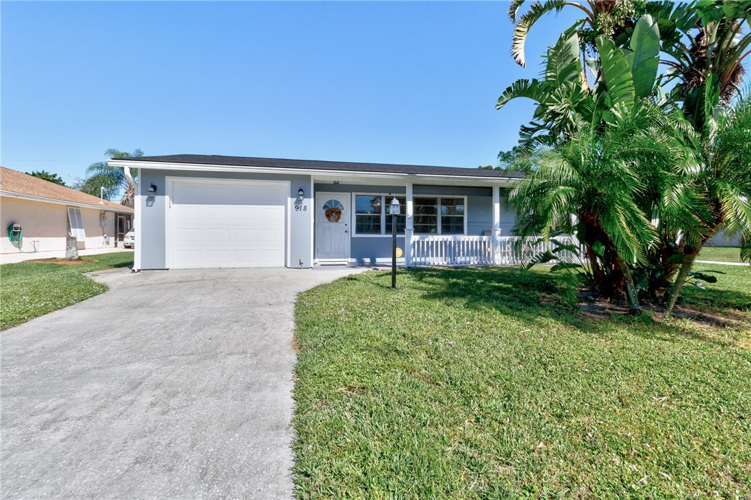 918 Bermuda Avenue Sebastian, FL 32958 - Photo 2 of 28