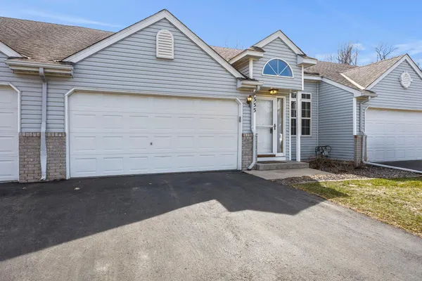 $274,900 | 335 Creekside Drive, Buffalo, MN 55313