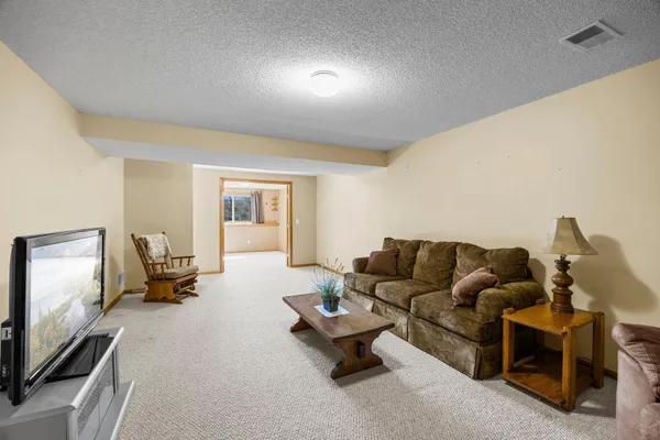 $274,900 | 335 Creekside Drive, Buffalo, MN 55313