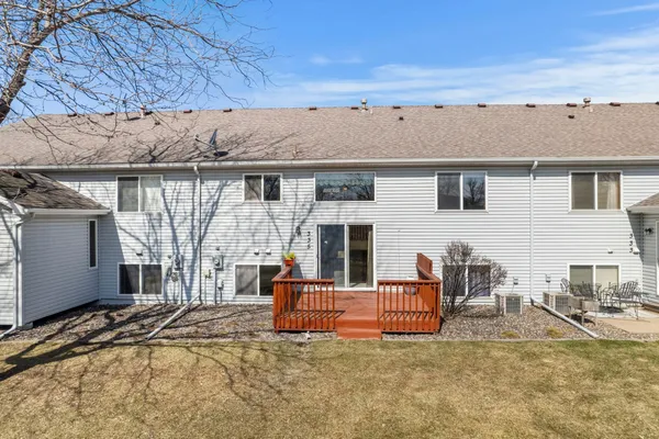 $274,900 | 335 Creekside Drive, Buffalo, MN 55313