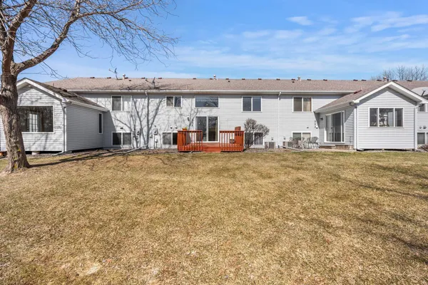 $274,900 | 335 Creekside Drive, Buffalo, MN 55313