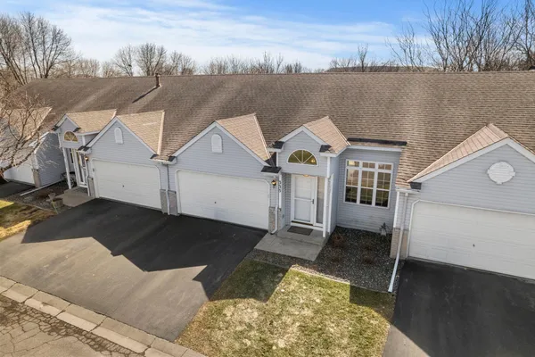 $274,900 | 335 Creekside Drive, Buffalo, MN 55313