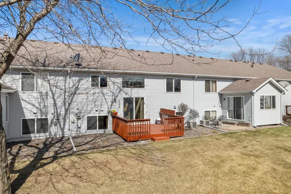 $274,900 | 335 Creekside Drive, Buffalo, MN 55313