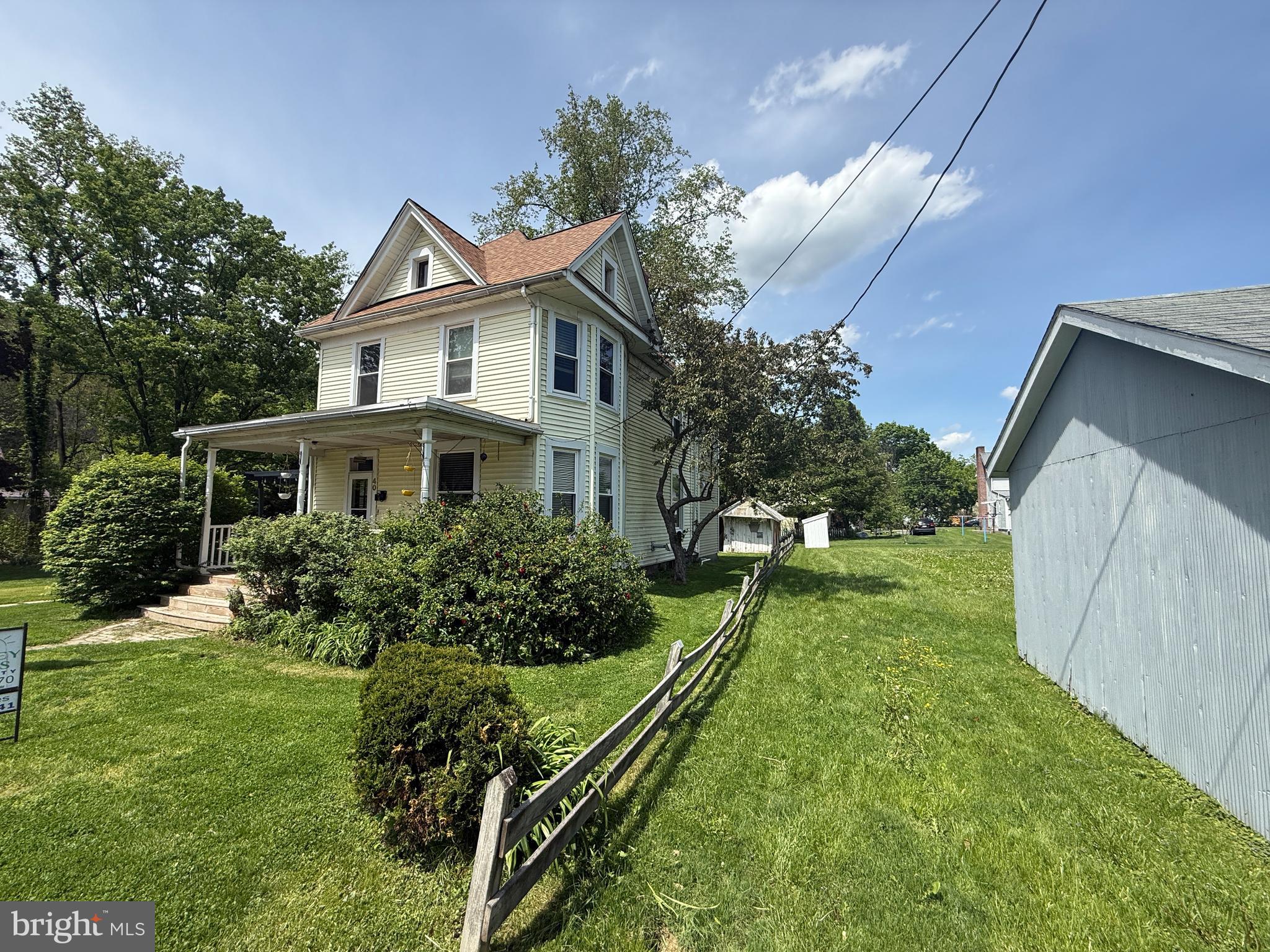 40 Maple Lane Berkeley Springs, WV 25411 - Photo 2 of 29