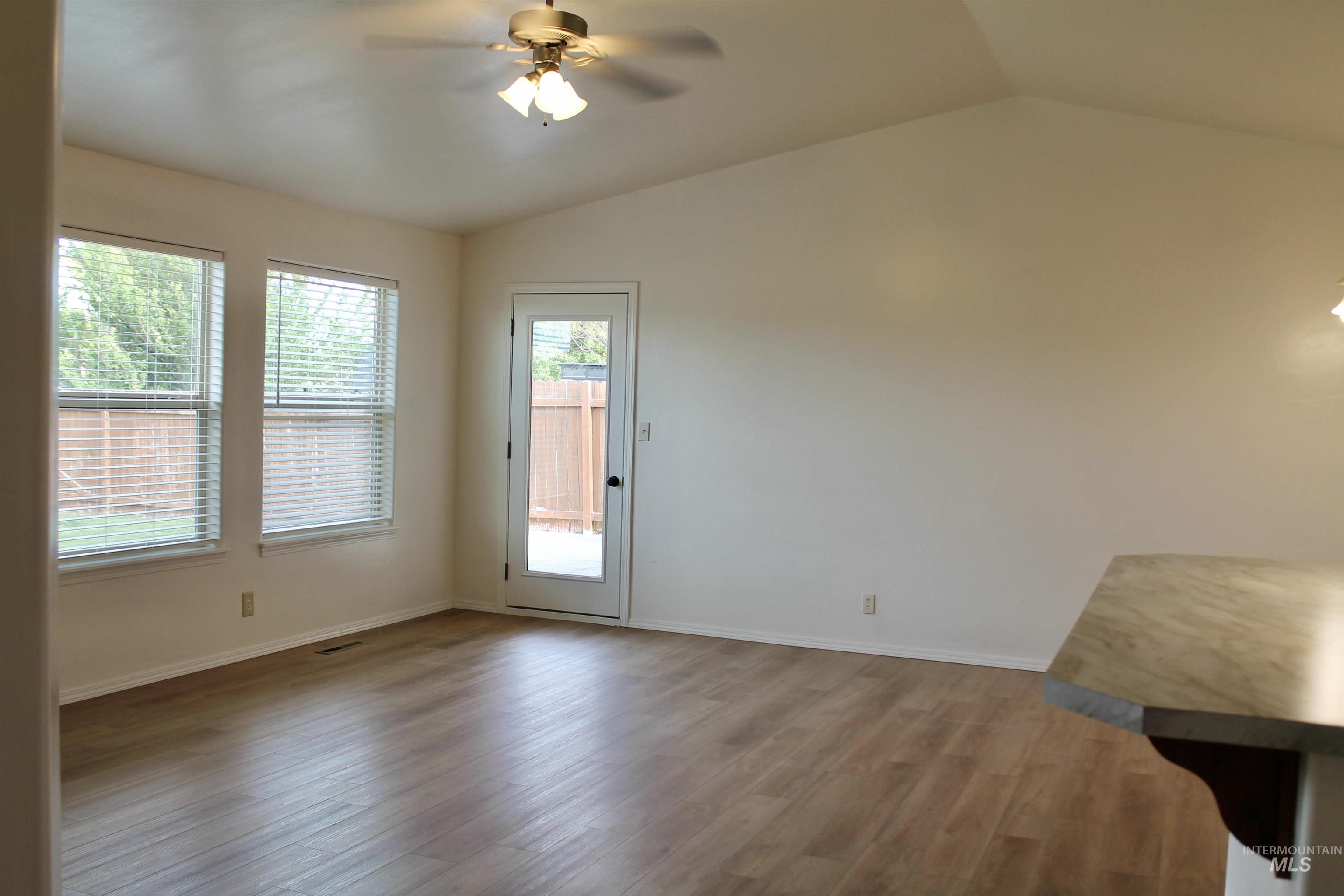 1135 Fiesta Way Twin Falls, ID 83301 - Photo 5 of 42