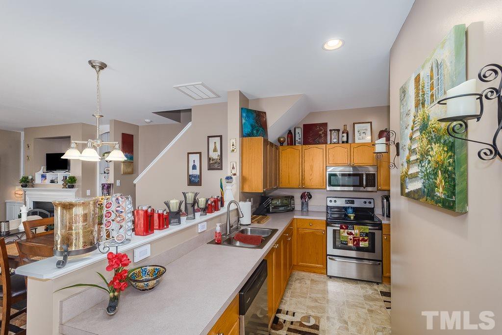 2112 Persimmon Ridge Drive Raleigh, NC 27604 - Photo 6 of 26