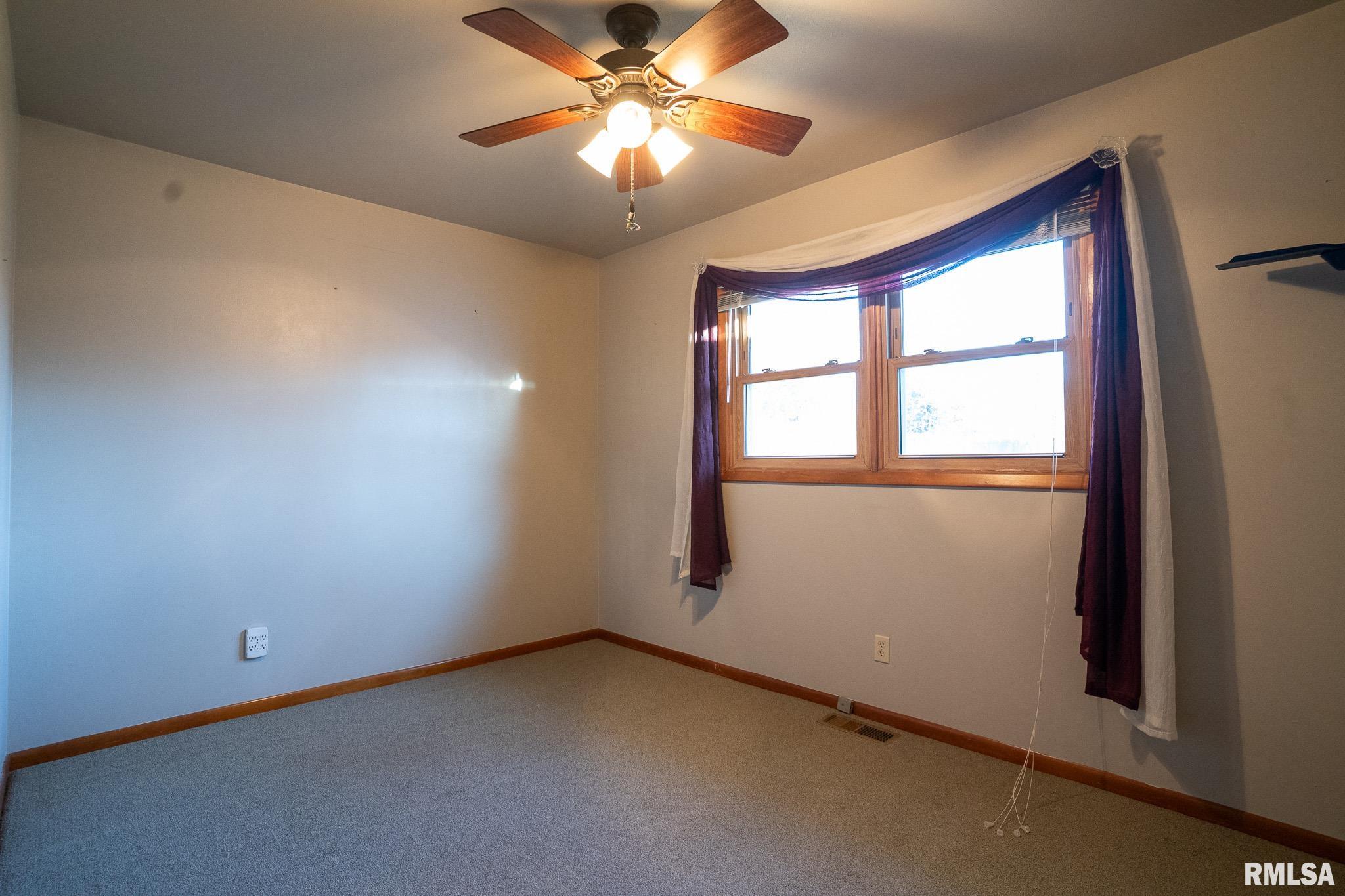 66 Dawn Drive Springfield, IL 62702 - Photo 8 of 11 Gallery Image 8