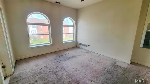 $149,900 | 5734 Maple Avenue, St. Louis, MO 63112