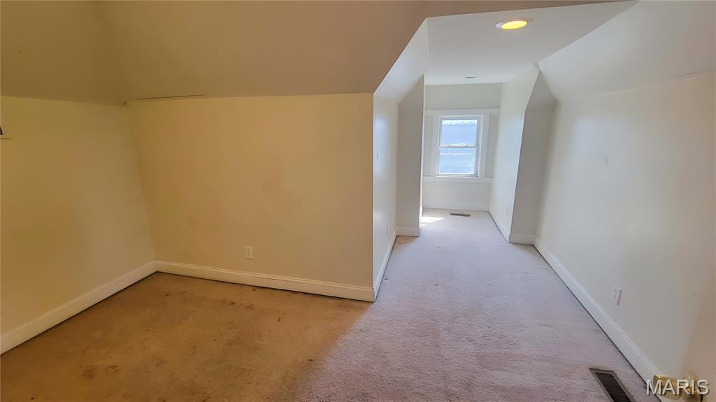 5734 Maple Avenue St. Louis, MO 63112 - Photo 9 of 17