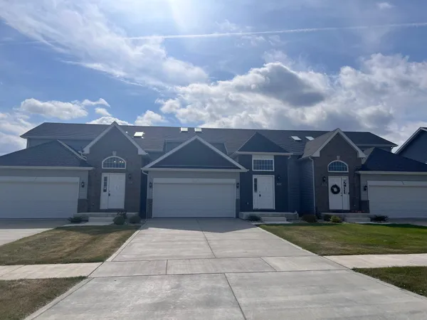$2,600 | 3119 West 82nd Place, Unit 53B, Merrillville, IN 46410