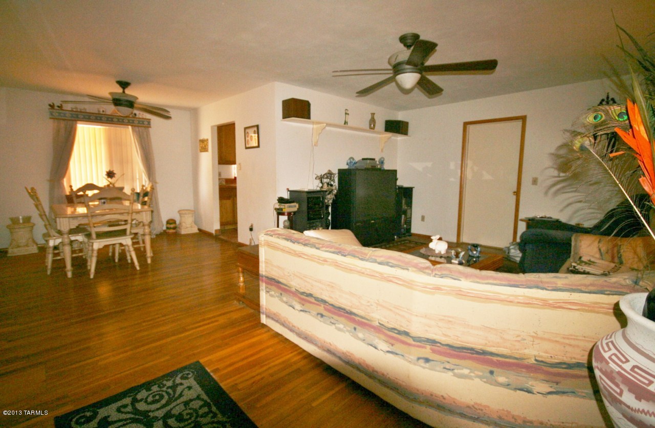 12500 North Derringer Road Marana, AZ 85653 - Photo 2 of 32 Gallery Image 2