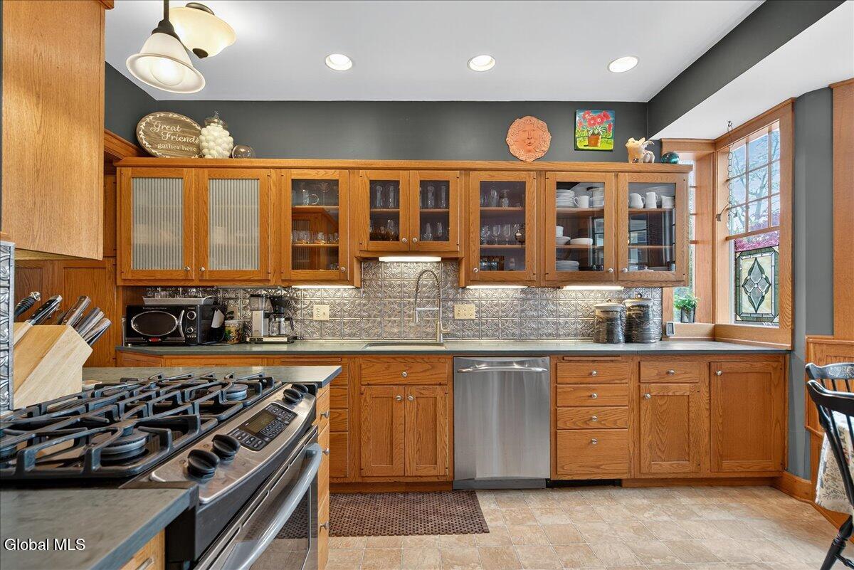 1204 Rugby Road Schenectady, NY 12308 - Photo 15 of 27 42-1204 RUGBY-42