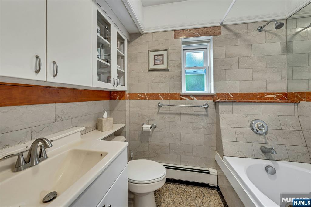 444 Riverside Avenue Lyndhurst, NJ 07071 - Photo 14 of 29