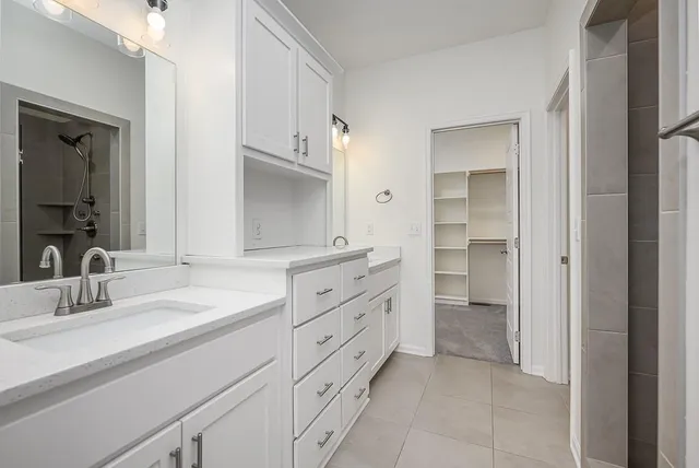 $439,950 | 917 North Willow Court, Tonganoxie, KS 66086