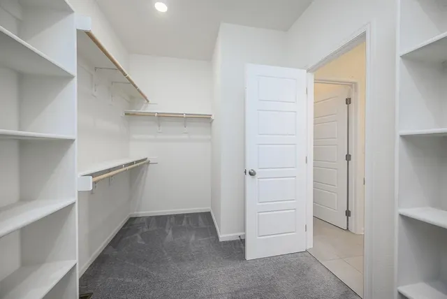 $439,950 | 917 North Willow Court, Tonganoxie, KS 66086