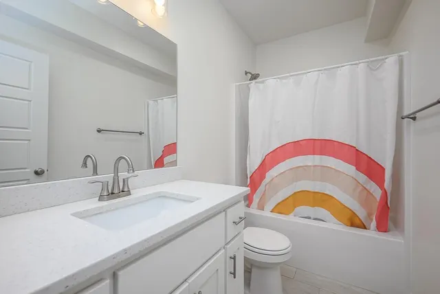 $439,950 | 917 North Willow Court, Tonganoxie, KS 66086