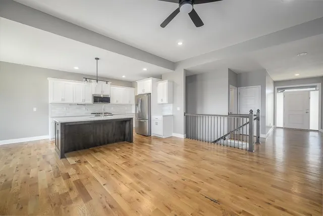 $439,950 | 917 North Willow Court, Tonganoxie, KS 66086