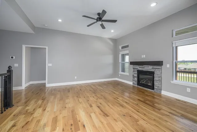 $439,950 | 917 North Willow Court, Tonganoxie, KS 66086