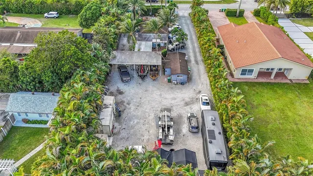 $765,000 | 4860 Southwest 61st Avenue, Davie, FL 33314