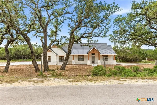 $1,074,000 | 1744 Cross Bow Drive, Canyon Lake, TX 78133