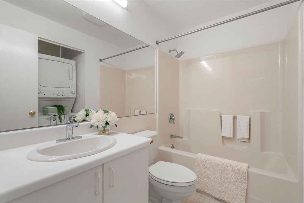273 Cambridge Road, Unit 205 Woburn, MA 01801 - Photo 14 of 31