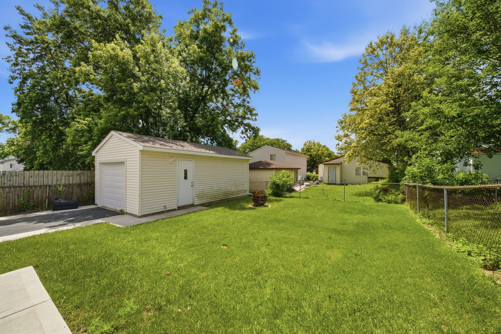 225 Mill Stream Drive Bolingbrook, IL 60440 - Photo 3 of 24