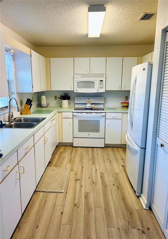 8506 Southwest 93rd Street, Unit B Ocala, FL 34481 - Photo 3 of 8