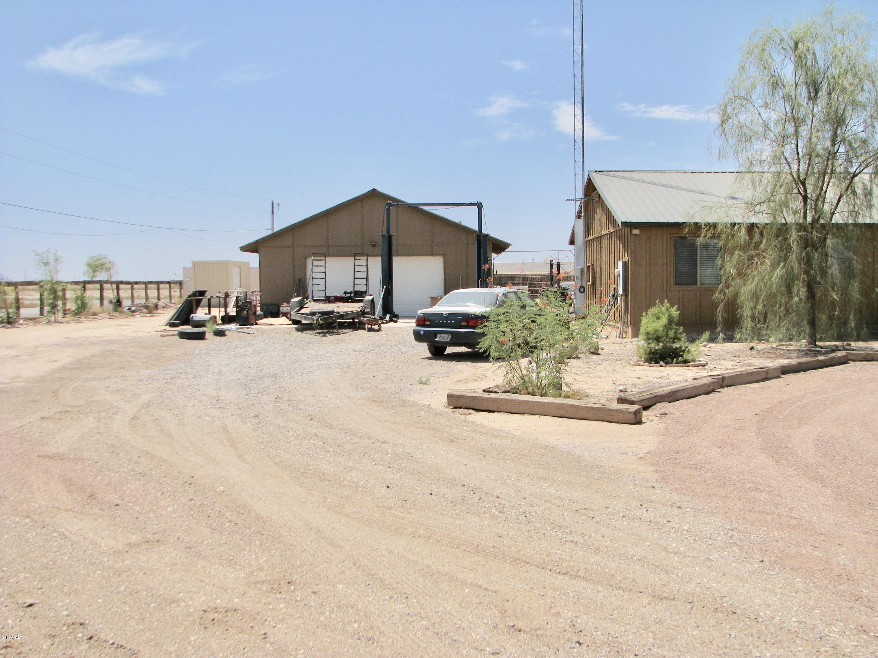 2811 East Seed Road Eloy, AZ 85131 - Photo 23 of 31 Detached garage