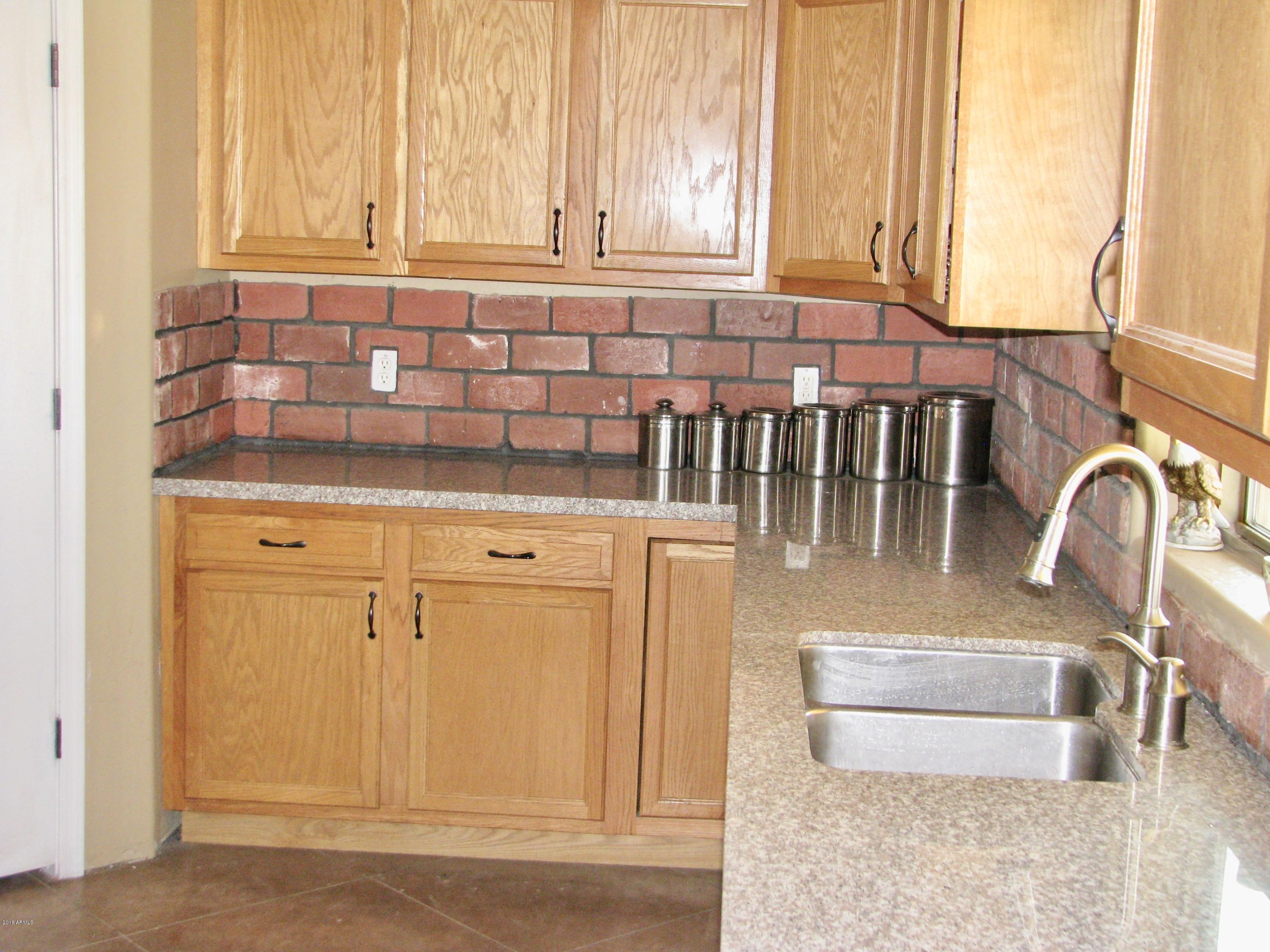 2811 East Seed Road Eloy, AZ 85131 - Photo 5 of 31 kitchen