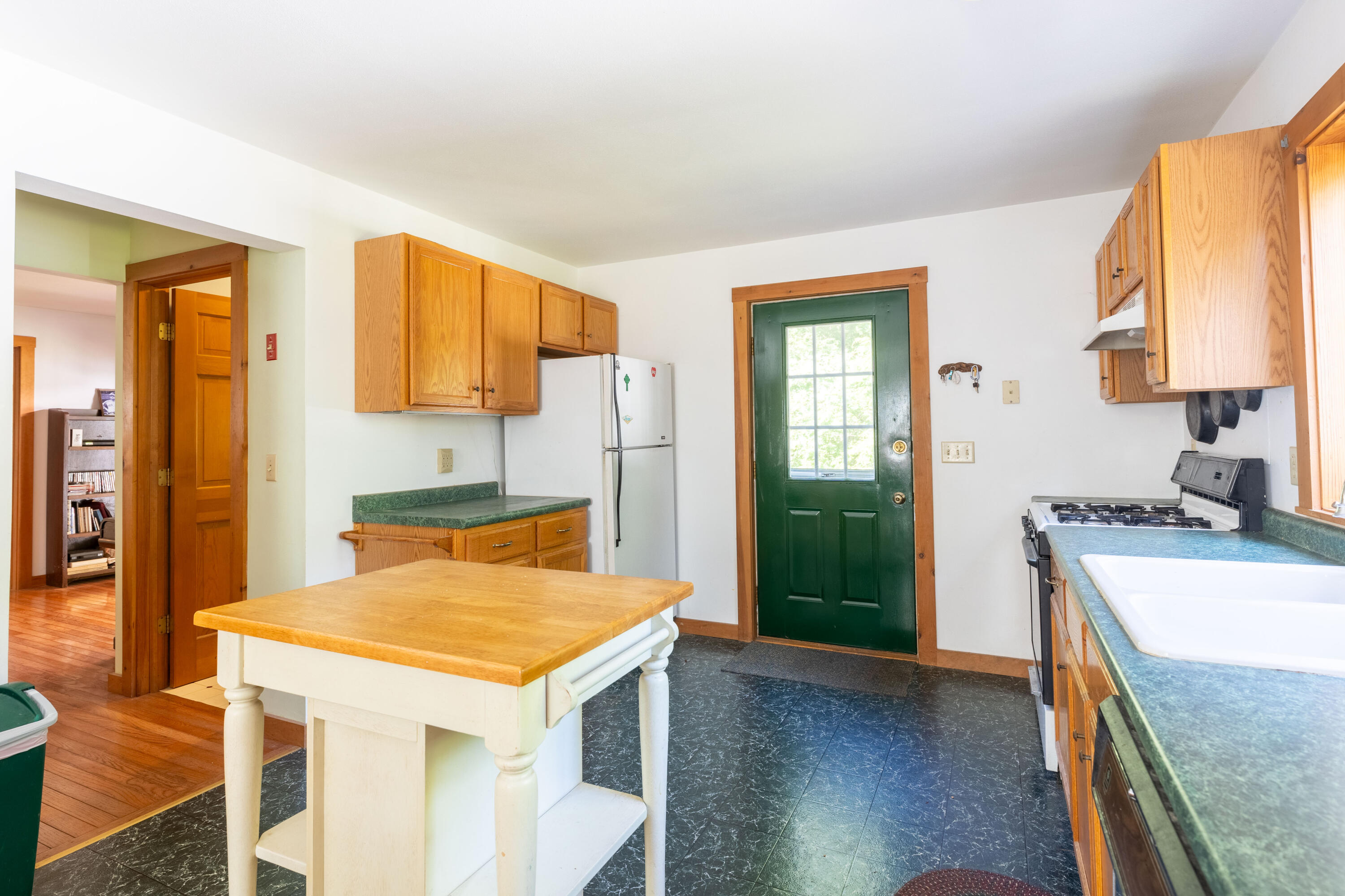 84 Brave Boat Harbor Road Kittery, ME 03905 - Photo 11 of 36 9L9A7241-HDR
