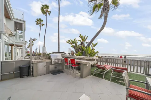 $2,750,000 | 2999 Ocean Front Walk, Unit 2, San Diego, CA 92109