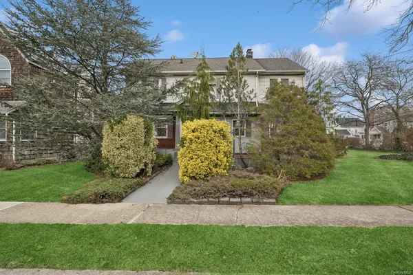 $1,070,000 | 32 Harvard Avenue, Hewlett, NY 11557